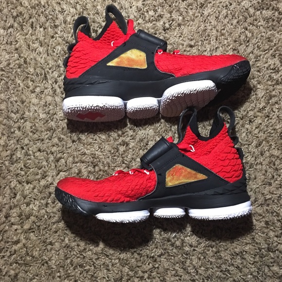 lebron witness 3 basketball shoes